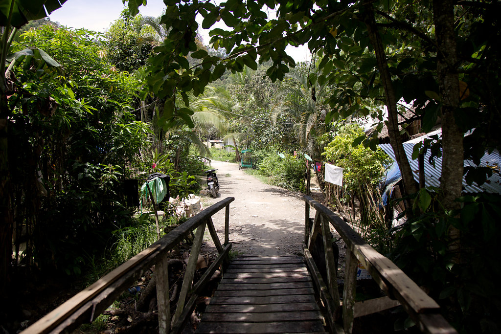 pont-en-bois-port-barton-elnido-palawan.jpg